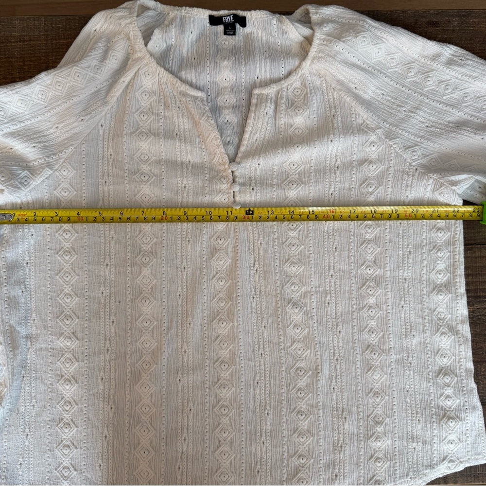 Elegant White Textured Blouse